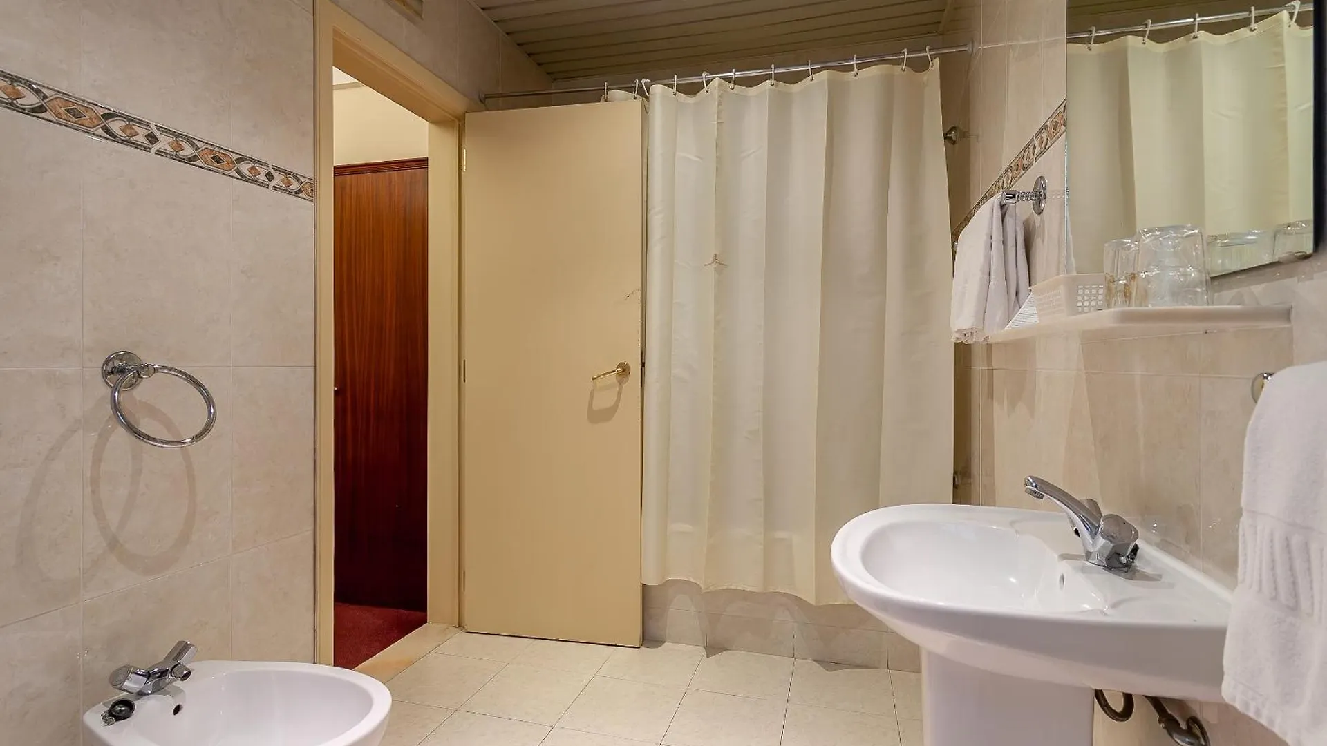 Residencial Horizonte 호텔 리스본 2*,
